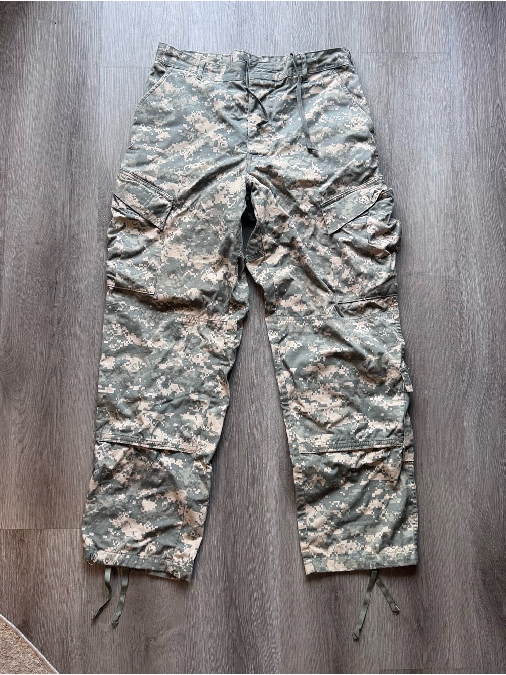 US Army ACU UCP Digital Camo Cargo Pants Medium Regular Military